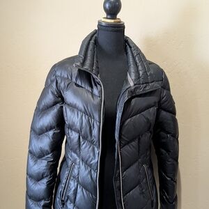 Guess Women's Black Puffer Jacket Medium Size